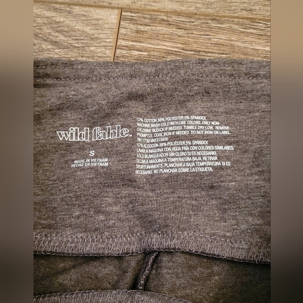 Wild Fable High Rise 9 Inch Bike Shorts Gray Small - Picture 3 of 3
